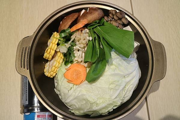 高雄鳳山區=<食>築饌日式料理~88元/138元讓你輕鬆吃新鮮日本丼飯~不能錯過的更是師傅用心純熟的技術及挑選的海鮮以及美味的海鮮鍋物,樣樣都吸引人啊= 高雄鳳山區=<食>築饌日式料理~88元/138元讓你輕鬆吃新鮮日本丼飯~不能錯過的更是師傅用心純熟的技術及挑選的海鮮以及美味的海鮮鍋物,樣樣都吸引人啊=