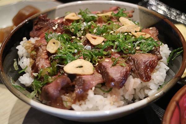 高雄鳳山區=<食>築饌日式料理~88元/138元讓你輕鬆吃新鮮日本丼飯~不能錯過的更是師傅用心純熟的技術及挑選的海鮮以及美味的海鮮鍋物,樣樣都吸引人啊= 高雄鳳山區=<食>築饌日式料理~88元/138元讓你輕鬆吃新鮮日本丼飯~不能錯過的更是師傅用心純熟的技術及挑選的海鮮以及美味的海鮮鍋物,樣樣都吸引人啊=