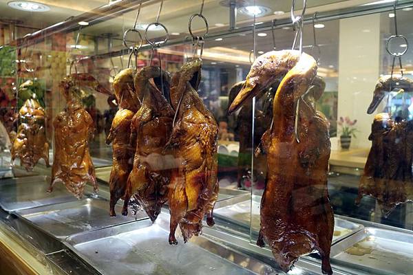 台中北區=<食>香港仔茶餐廳-五權店~阿秋大肥鵝你太邱，跨足香港茶餐廳！把港式的感覺在台中完整呈現=