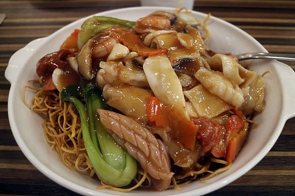 台中北區=<食>香港仔茶餐廳-五權店~阿秋大肥鵝你太邱，跨足香港茶餐廳！把港式的感覺在台中完整呈現=