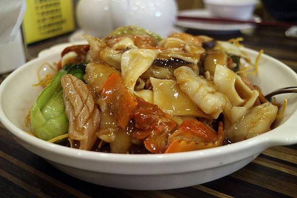 台中北區=<食>香港仔茶餐廳-五權店~阿秋大肥鵝你太邱，跨足香港茶餐廳！把港式的感覺在台中完整呈現=