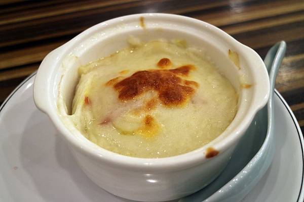 台中北區=<食>香港仔茶餐廳-五權店~阿秋大肥鵝你太邱，跨足香港茶餐廳！把港式的感覺在台中完整呈現=