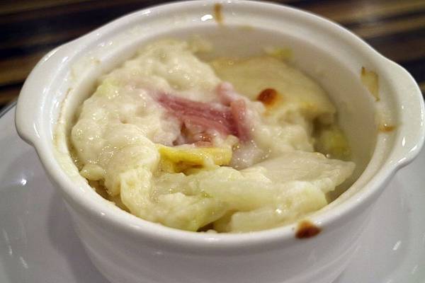 台中北區=<食>香港仔茶餐廳-五權店~阿秋大肥鵝你太邱，跨足香港茶餐廳！把港式的感覺在台中完整呈現=