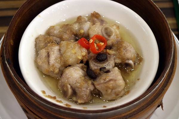 台中北區=<食>香港仔茶餐廳-五權店~阿秋大肥鵝你太邱，跨足香港茶餐廳！把港式的感覺在台中完整呈現=