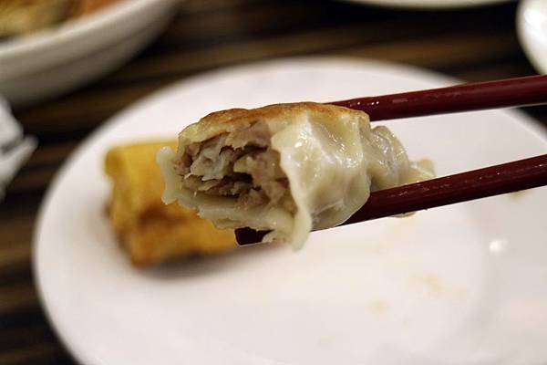 台中北區=<食>香港仔茶餐廳-五權店~阿秋大肥鵝你太邱，跨足香港茶餐廳！把港式的感覺在台中完整呈現=