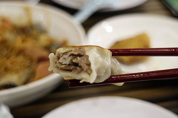 台中北區=<食>香港仔茶餐廳-五權店~阿秋大肥鵝你太邱，跨足香港茶餐廳！把港式的感覺在台中完整呈現=