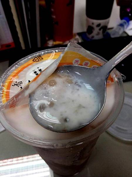 高雄三民區=<食>小雅茶飲專賣店~扎實順口好喝的平價甜品*濃稠的芋頭西米露*排隊美食= 高雄三民區=<食>小雅茶飲專賣店~扎實順口好喝的平價甜品*濃稠的芋頭西米露*排隊美食=