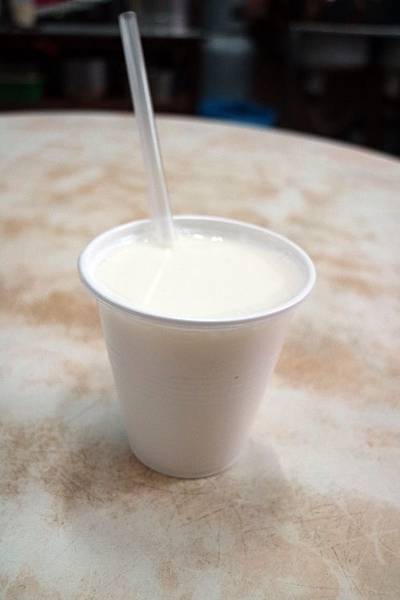 高雄鹽埕區=<食>50年杏仁茶~古早味飄香*傳承多年的杏仁茶成為鹽埕區美食拼圖的一塊= 高雄鹽埕區=<食>50年杏仁茶~古早味飄香*傳承多年的杏仁茶成為鹽埕區美食拼圖的一塊=