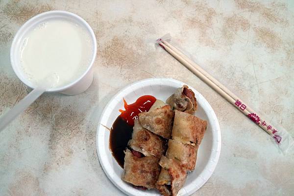 高雄鹽埕區=<食>50年杏仁茶~古早味飄香*傳承多年的杏仁茶成為鹽埕區美食拼圖的一塊= 高雄鹽埕區=<食>50年杏仁茶~古早味飄香*傳承多年的杏仁茶成為鹽埕區美食拼圖的一塊=