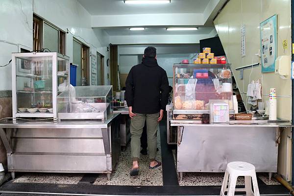 高雄鹽埕區=<食>50年杏仁茶~古早味飄香*傳承多年的杏仁茶成為鹽埕區美食拼圖的一塊= 高雄鹽埕區=<食>50年杏仁茶~古早味飄香*傳承多年的杏仁茶成為鹽埕區美食拼圖的一塊=