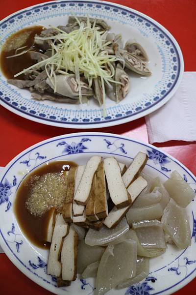 高雄前鎮區=<食>文璋陽春麵~用心交陪的麵店*一種溫度感情傳達彷彿去到鄰居家吃麵的概念*高雄排隊麵店= 高雄前鎮區=<食>文璋陽春麵~用心交陪的麵店*一種溫度感情傳達彷彿去到鄰居家吃麵的概念*高雄排隊麵店=