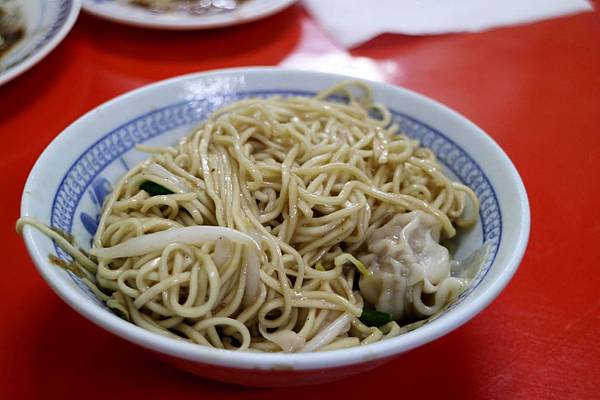 高雄前鎮區=<食>文璋陽春麵~用心交陪的麵店*一種溫度感情傳達彷彿去到鄰居家吃麵的概念*高雄排隊麵店= 高雄前鎮區=<食>文璋陽春麵~用心交陪的麵店*一種溫度感情傳達彷彿去到鄰居家吃麵的概念*高雄排隊麵店=