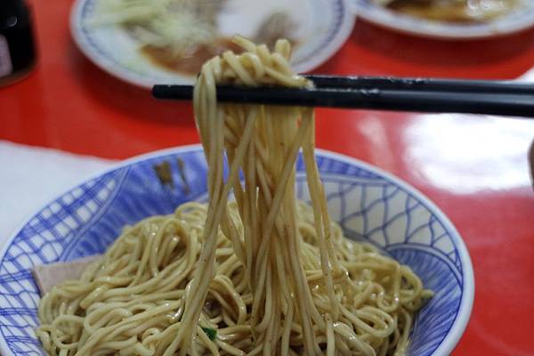 高雄前鎮區=<食>文璋陽春麵~用心交陪的麵店*一種溫度感情傳達彷彿去到鄰居家吃麵的概念*高雄排隊麵店= 高雄前鎮區=<食>文璋陽春麵~用心交陪的麵店*一種溫度感情傳達彷彿去到鄰居家吃麵的概念*高雄排隊麵店=