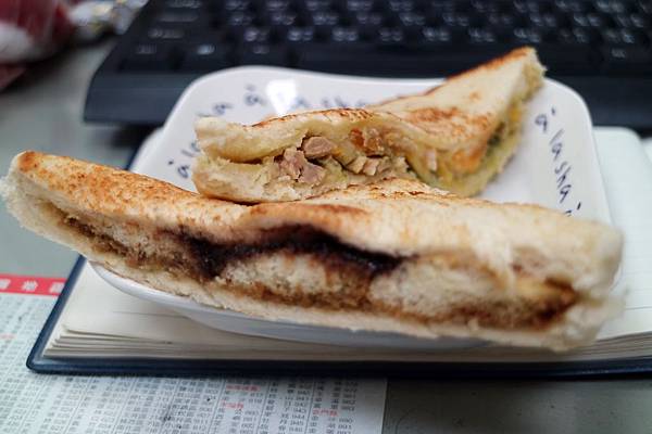 高雄左營區=<食>放起司 Farm Cheese~放進滿滿的起司,讓你一早就有暖心又牽絲的好心情= 高雄左營區=<食>放起司 Farm Cheese~放進滿滿的起司,讓你一早就有暖心又牽絲的好心情=