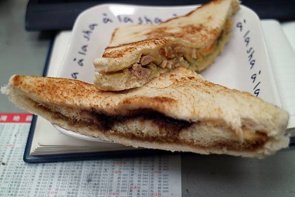 高雄左營區=<食>放起司 Farm Cheese~放進滿滿的起司,讓你一早就有暖心又牽絲的好心情= 高雄左營區=<食>放起司 Farm Cheese~放進滿滿的起司,讓你一早就有暖心又牽絲的好心情=