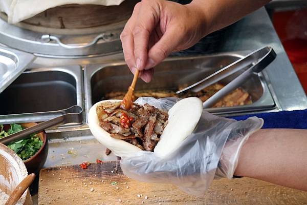 高雄鼓山區=<食>美玲刈包~多種口味葷素兼顧*一早給你超級飽足好活力!*記得加顆蛋(隱藏版)= 高雄鼓山區=<食>美玲刈包~多種口味葷素兼顧*一早給你超級飽足好活力!*記得加顆蛋(隱藏版)=