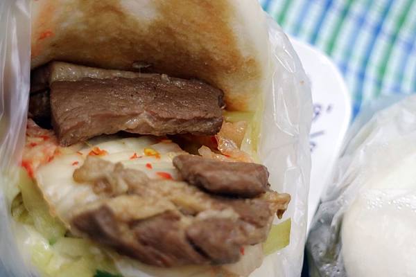 高雄鼓山區=<食>美玲刈包~多種口味葷素兼顧*一早給你超級飽足好活力!*記得加顆蛋(隱藏版)= 高雄鼓山區=<食>美玲刈包~多種口味葷素兼顧*一早給你超級飽足好活力!*記得加顆蛋(隱藏版)=