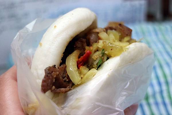 高雄鼓山區=<食>美玲刈包~多種口味葷素兼顧*一早給你超級飽足好活力!*記得加顆蛋(隱藏版)= 高雄鼓山區=<食>美玲刈包~多種口味葷素兼顧*一早給你超級飽足好活力!*記得加顆蛋(隱藏版)=