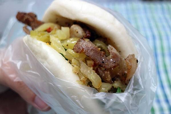 高雄鼓山區=<食>美玲刈包~多種口味葷素兼顧*一早給你超級飽足好活力!*記得加顆蛋(隱藏版)= 高雄鼓山區=<食>美玲刈包~多種口味葷素兼顧*一早給你超級飽足好活力!*記得加顆蛋(隱藏版)=