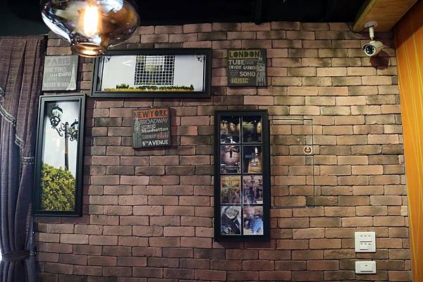 屏東潮州鎮=<吃飽>拾玖義洋食館 Nineteen~潮州美食推薦＊泰式酸辣漁夫豐盛海鮮＊串燒霜降松阪豬必吃!＊讓你吃鹹吃甜喝冰沙喝咖啡樣樣有=