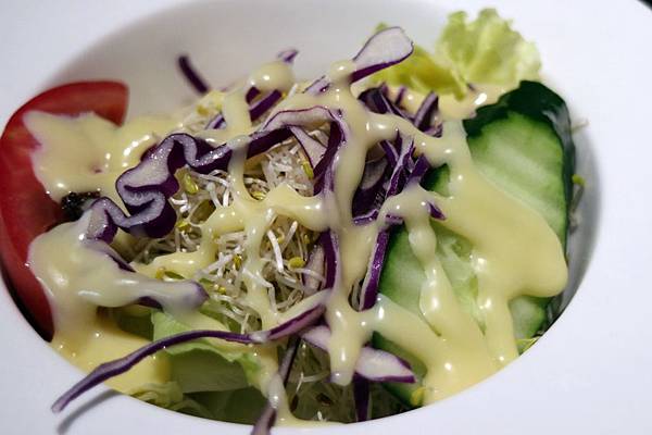 屏東潮州鎮=<吃飽>拾玖義洋食館 Nineteen~潮州美食推薦＊泰式酸辣漁夫豐盛海鮮＊串燒霜降松阪豬必吃!＊讓你吃鹹吃甜喝冰沙喝咖啡樣樣有=