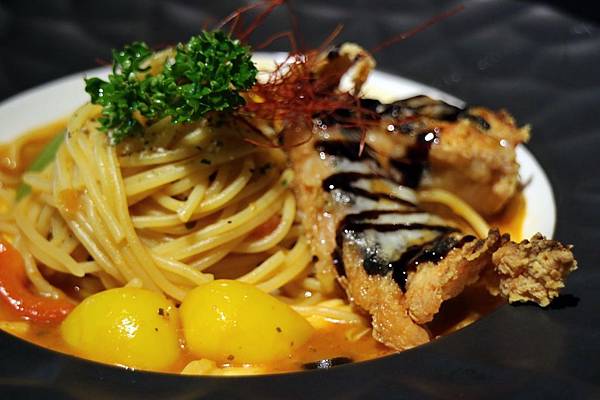 屏東潮州鎮=<吃飽>拾玖義洋食館 Nineteen~潮州美食推薦＊泰式酸辣漁夫豐盛海鮮＊串燒霜降松阪豬必吃!＊讓你吃鹹吃甜喝冰沙喝咖啡樣樣有=