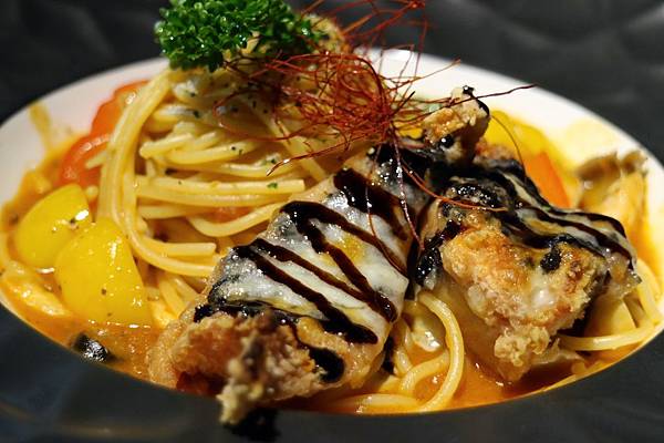 屏東潮州鎮=<吃飽>拾玖義洋食館 Nineteen~潮州美食推薦＊泰式酸辣漁夫豐盛海鮮＊串燒霜降松阪豬必吃!＊讓你吃鹹吃甜喝冰沙喝咖啡樣樣有=