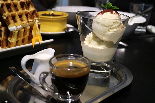 屏東潮州鎮=<吃飽>拾玖義洋食館 Nineteen~潮州美食推薦＊泰式酸辣漁夫豐盛海鮮＊串燒霜降松阪豬必吃!＊讓你吃鹹吃甜喝冰沙喝咖啡樣樣有=