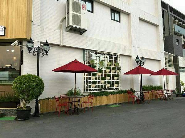 屏東潮州鎮=<吃飽>拾玖義洋食館 Nineteen~潮州美食推薦＊泰式酸辣漁夫豐盛海鮮＊串燒霜降松阪豬必吃!＊讓你吃鹹吃甜喝冰沙喝咖啡樣樣有=