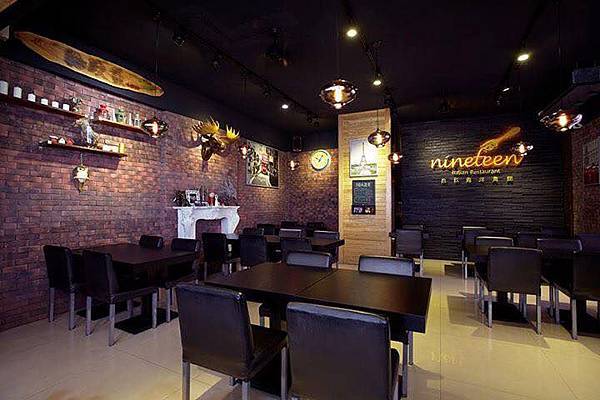 屏東潮州鎮=<吃飽>拾玖義洋食館 Nineteen~潮州美食推薦＊泰式酸辣漁夫豐盛海鮮＊串燒霜降松阪豬必吃!＊讓你吃鹹吃甜喝冰沙喝咖啡樣樣有=