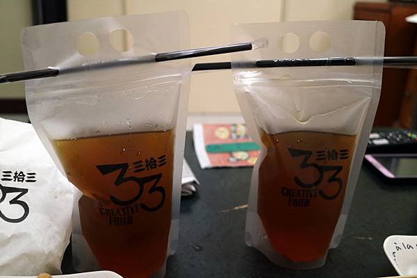 高雄左營區=<食>三拾三創意炸物(立大店)~中午就可以開吃雞排*酥脆的讓你不要不要的*有室內座位可以好好品嘗*推推= 高雄左營區=<食>三拾三創意炸物(立大店)~中午就可以開吃雞排*酥脆的讓你不要不要的*有室內座位可以好好品嘗*推推=