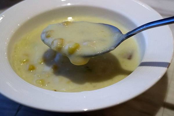 高雄鼓山區=<食>Zone Cafe 弄咖啡-美術館店~網美請站出來＊網美請筆記!美術館旁的美麗店家＊好吃又好看!=