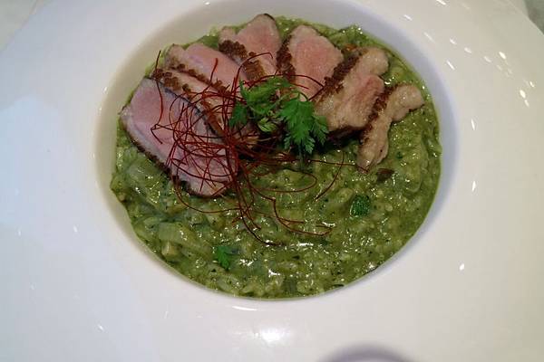 高雄鼓山區=<食>Zone Cafe 弄咖啡-美術館店~網美請站出來＊網美請筆記!美術館旁的美麗店家＊好吃又好看!=