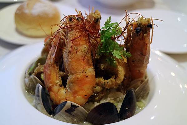 高雄鼓山區=<食>Zone Cafe 弄咖啡-美術館店~網美請站出來＊網美請筆記!美術館旁的美麗店家＊好吃又好看!=