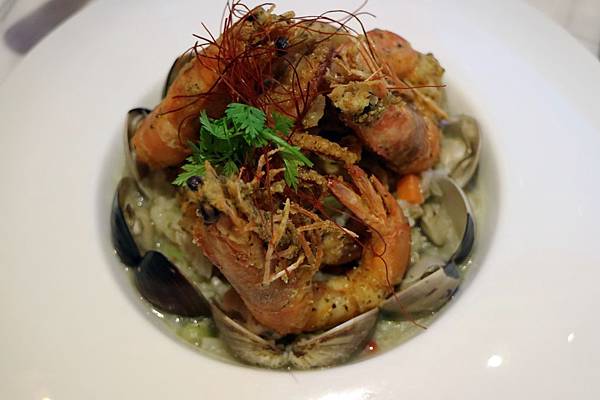 高雄鼓山區=<食>Zone Cafe 弄咖啡-美術館店~網美請站出來＊網美請筆記!美術館旁的美麗店家＊好吃又好看!=