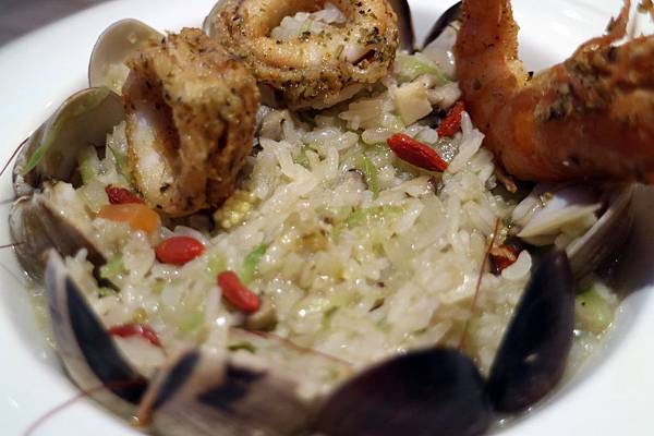 高雄鼓山區=<食>Zone Cafe 弄咖啡-美術館店~網美請站出來＊網美請筆記!美術館旁的美麗店家＊好吃又好看!=