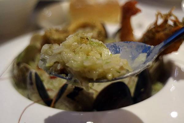 高雄鼓山區=<食>Zone Cafe 弄咖啡-美術館店~網美請站出來＊網美請筆記!美術館旁的美麗店家＊好吃又好看!=