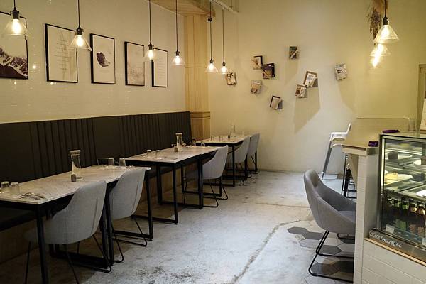 高雄鼓山區=<食>Zone Cafe 弄咖啡-美術館店~網美請站出來＊網美請筆記!美術館旁的美麗店家＊好吃又好看!=