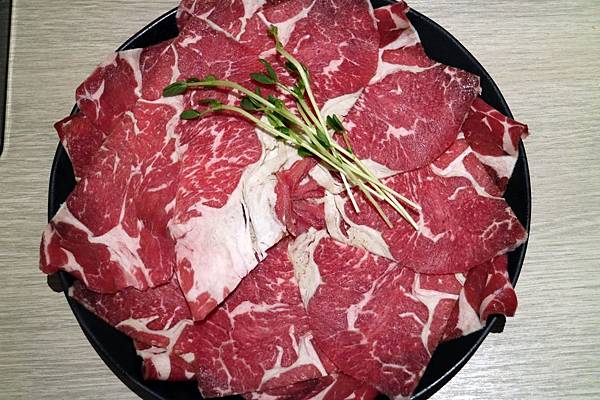 高雄左營區=<吃飽>春囍打邊爐*麻奶鍋溫順令人難忘*花雕鍋清爽富有滋味*只有春囍才能超越春囍*推陳出新的讓父親節過得好滿足= 高雄左營區=<吃飽>春囍打邊爐*麻奶鍋溫順令人難忘*花雕鍋清爽富有滋味*只有春囍才能超越春囍*推陳出新的讓父親節過得好滿足=