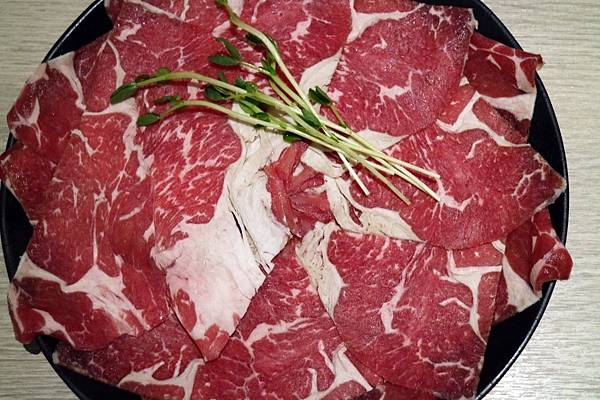 高雄左營區=<吃飽>春囍打邊爐*麻奶鍋溫順令人難忘*花雕鍋清爽富有滋味*只有春囍才能超越春囍*推陳出新的讓父親節過得好滿足= 高雄左營區=<吃飽>春囍打邊爐*麻奶鍋溫順令人難忘*花雕鍋清爽富有滋味*只有春囍才能超越春囍*推陳出新的讓父親節過得好滿足=