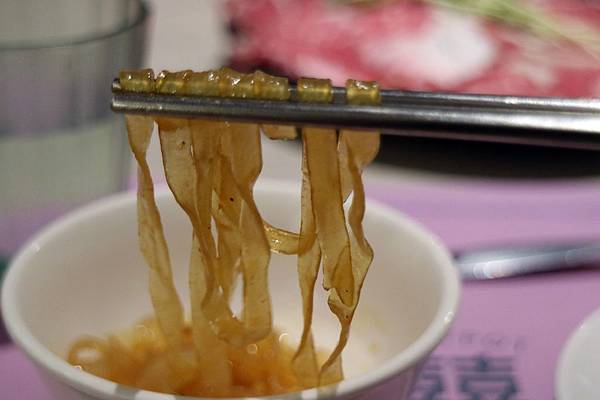 高雄左營區=<吃飽>春囍打邊爐*麻奶鍋溫順令人難忘*花雕鍋清爽富有滋味*只有春囍才能超越春囍*推陳出新的讓父親節過得好滿足= 高雄左營區=<吃飽>春囍打邊爐*麻奶鍋溫順令人難忘*花雕鍋清爽富有滋味*只有春囍才能超越春囍*推陳出新的讓父親節過得好滿足=