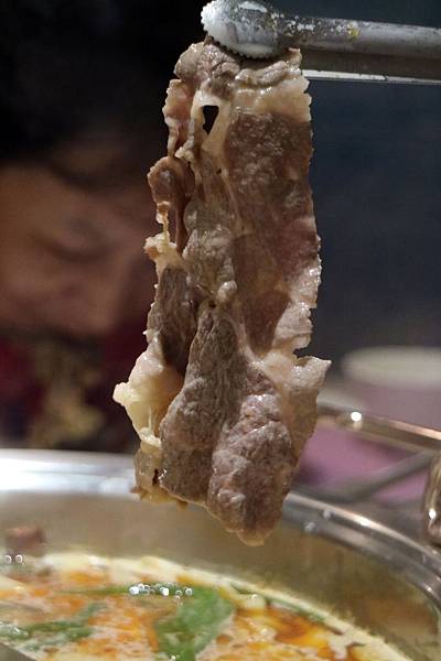 高雄左營區=<吃飽>春囍打邊爐*麻奶鍋溫順令人難忘*花雕鍋清爽富有滋味*只有春囍才能超越春囍*推陳出新的讓父親節過得好滿足= 高雄左營區=<吃飽>春囍打邊爐*麻奶鍋溫順令人難忘*花雕鍋清爽富有滋味*只有春囍才能超越春囍*推陳出新的讓父親節過得好滿足=