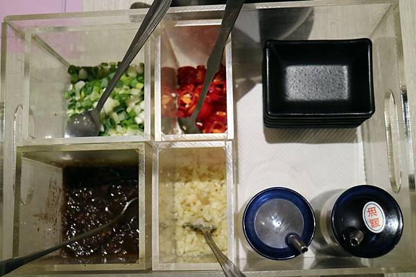 高雄左營區=<吃飽>春囍打邊爐*麻奶鍋溫順令人難忘*花雕鍋清爽富有滋味*只有春囍才能超越春囍*推陳出新的讓父親節過得好滿足= 高雄左營區=<吃飽>春囍打邊爐*麻奶鍋溫順令人難忘*花雕鍋清爽富有滋味*只有春囍才能超越春囍*推陳出新的讓父親節過得好滿足=