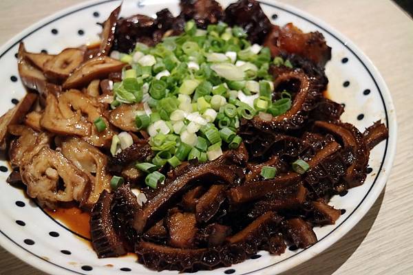 高雄左營區=<吃飽>春囍打邊爐*麻奶鍋溫順令人難忘*花雕鍋清爽富有滋味*只有春囍才能超越春囍*推陳出新的讓父親節過得好滿足= 高雄左營區=<吃飽>春囍打邊爐*麻奶鍋溫順令人難忘*花雕鍋清爽富有滋味*只有春囍才能超越春囍*推陳出新的讓父親節過得好滿足=