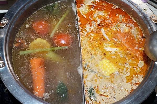 高雄左營區=<吃飽>春囍打邊爐*麻奶鍋溫順令人難忘*花雕鍋清爽富有滋味*只有春囍才能超越春囍*推陳出新的讓父親節過得好滿足= 高雄左營區=<吃飽>春囍打邊爐*麻奶鍋溫順令人難忘*花雕鍋清爽富有滋味*只有春囍才能超越春囍*推陳出新的讓父親節過得好滿足=