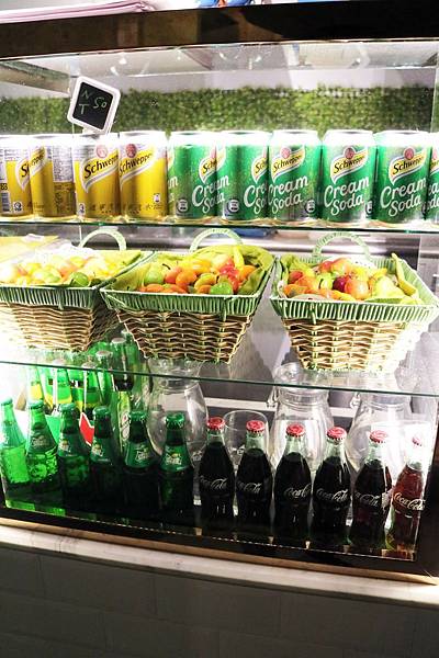 高雄左營區=<吃飽>春囍打邊爐*麻奶鍋溫順令人難忘*花雕鍋清爽富有滋味*只有春囍才能超越春囍*推陳出新的讓父親節過得好滿足= 高雄左營區=<吃飽>春囍打邊爐*麻奶鍋溫順令人難忘*花雕鍋清爽富有滋味*只有春囍才能超越春囍*推陳出新的讓父親節過得好滿足=