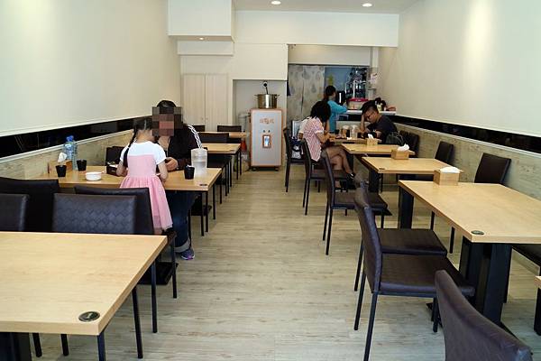 高雄左營區=<吃飽>五目坊(巨蛋店)~吃蛋包飯找五目坊、吃豬排找五目坊,少女心噴發的裙襬搖搖就在五目坊;要吃美食又要省錢就找巷弄!= 高雄左營區=<吃飽>五目坊(巨蛋店)~吃蛋包飯找五目坊、吃豬排找五目坊,少女心噴發的裙襬搖搖就在五目坊;要吃美食又要省錢就找巷弄!=