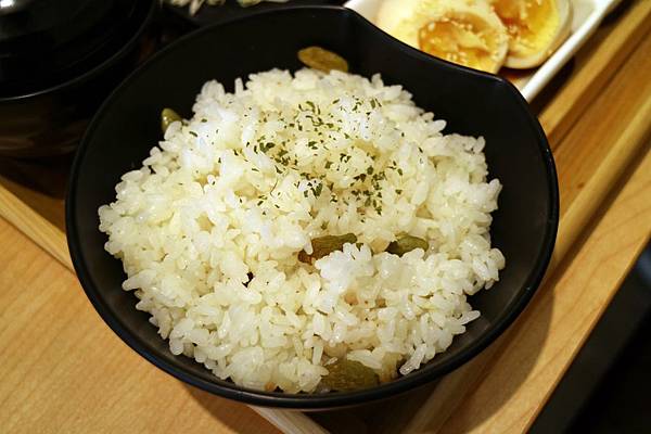 高雄左營區=<吃飽>五目坊(巨蛋店)~吃蛋包飯找五目坊、吃豬排找五目坊,少女心噴發的裙襬搖搖就在五目坊;要吃美食又要省錢就找巷弄!= 高雄左營區=<吃飽>五目坊(巨蛋店)~吃蛋包飯找五目坊、吃豬排找五目坊,少女心噴發的裙襬搖搖就在五目坊;要吃美食又要省錢就找巷弄!=