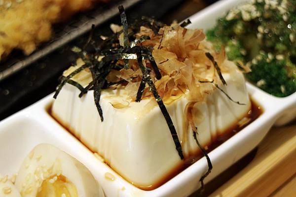 高雄左營區=<吃飽>五目坊(巨蛋店)~吃蛋包飯找五目坊、吃豬排找五目坊,少女心噴發的裙襬搖搖就在五目坊;要吃美食又要省錢就找巷弄!= 高雄左營區=<吃飽>五目坊(巨蛋店)~吃蛋包飯找五目坊、吃豬排找五目坊,少女心噴發的裙襬搖搖就在五目坊;要吃美食又要省錢就找巷弄!=