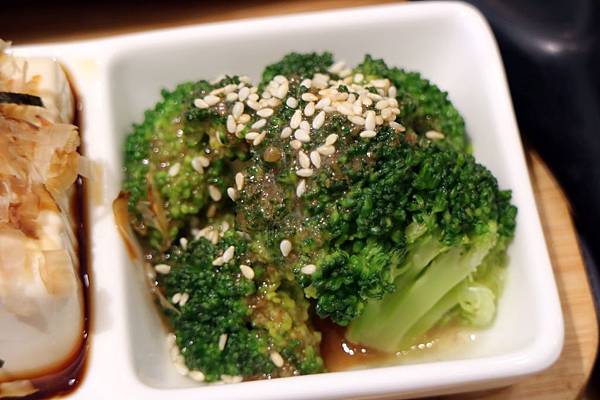 高雄左營區=<吃飽>五目坊(巨蛋店)~吃蛋包飯找五目坊、吃豬排找五目坊,少女心噴發的裙襬搖搖就在五目坊;要吃美食又要省錢就找巷弄!= 高雄左營區=<吃飽>五目坊(巨蛋店)~吃蛋包飯找五目坊、吃豬排找五目坊,少女心噴發的裙襬搖搖就在五目坊;要吃美食又要省錢就找巷弄!=